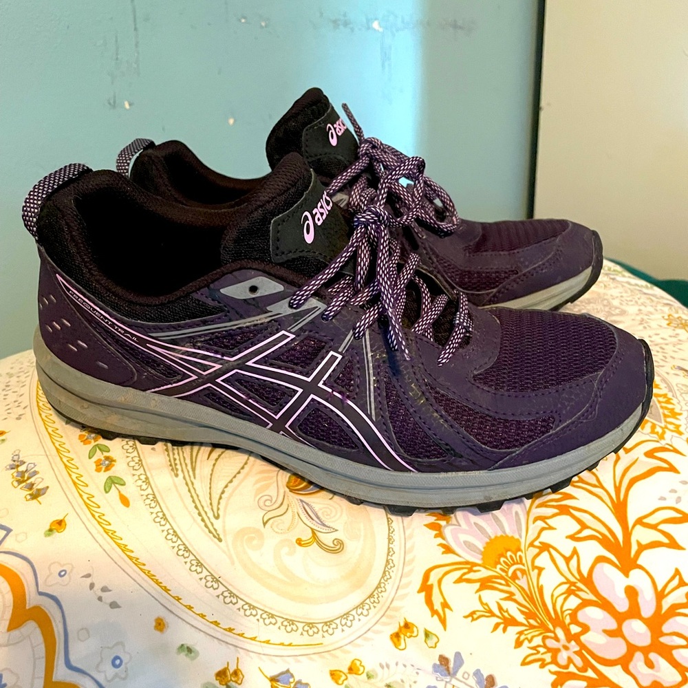 ASICS grape trail trainers